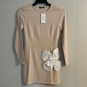LazySmile Women’s Beige Solid Shift Dress LS Round Neck Bow NWT